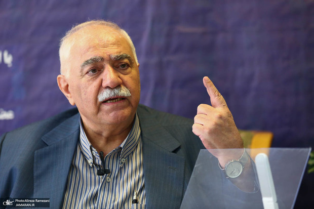 بحرینیان، پژوهشگر توسعه: تصمیم‌گیران اقتصادی در قوای مجریه و مقننه از صنعتگران واقعی می خواهند امتیازات سوئیس را ایجاد کنند، اما نمی خواهند بپذیرند امکانات بورکینافاسو را برایشان فراهم کرده اند! / خانه خراب کن خود و دنیا آباد کن دیگران شده ایم