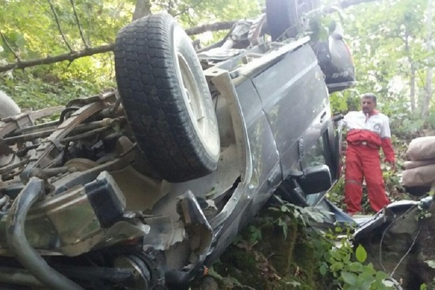 سقوط خودرو به دره در آستارا سه مصدوم بر جا گذاشت