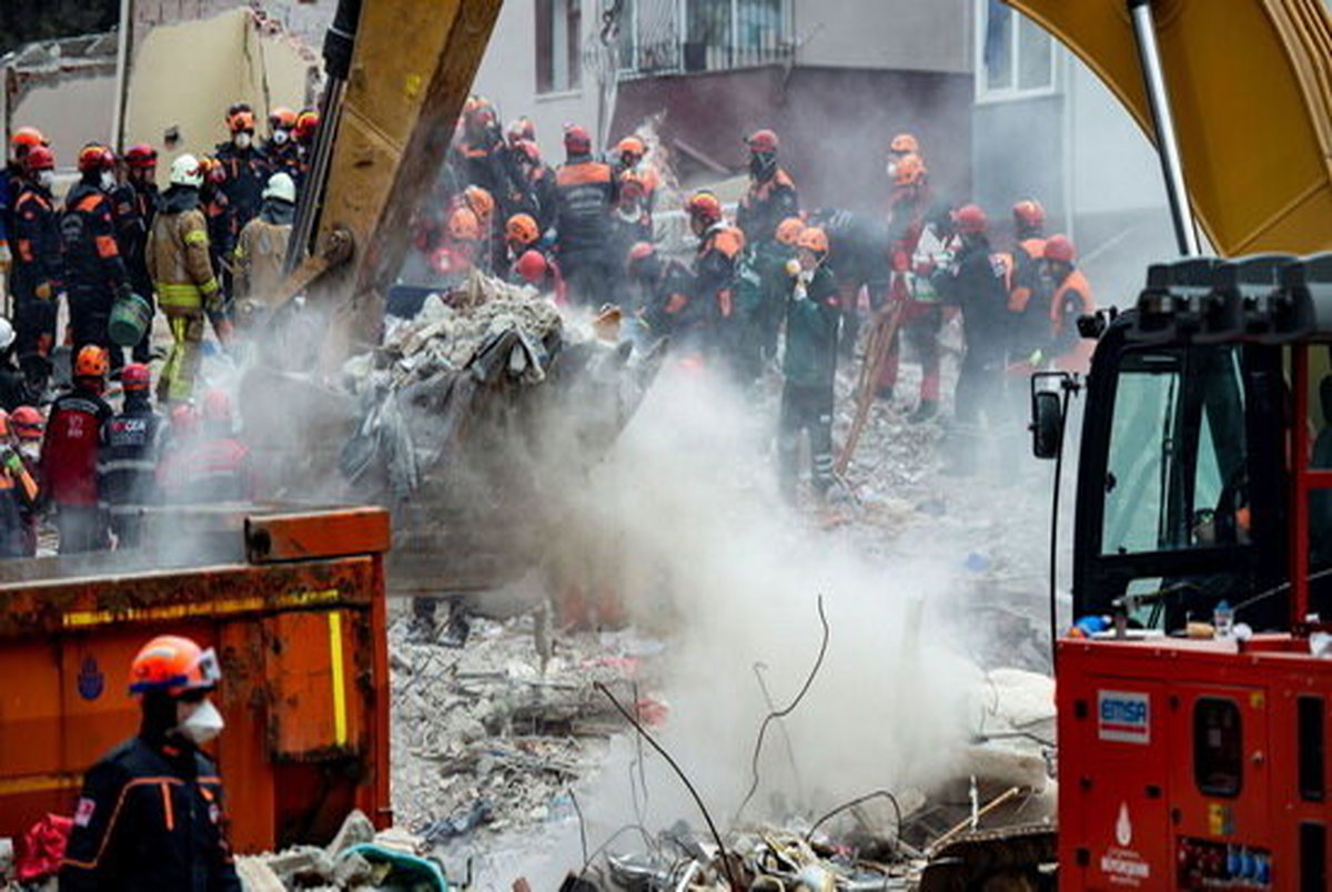 مرگ 10 تن در حادثه ریزش ساختمان در ترکیه

