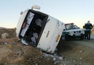 سانحه رانندگی در محور ایلام -مهران یک کشته و2  زخمی برجای گذاشت