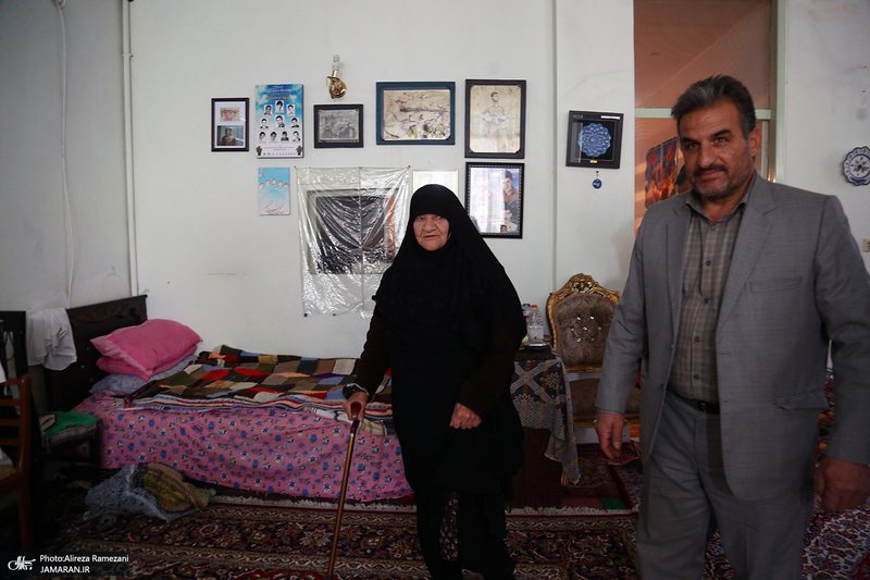 حضور رییس موسسه تنظیم و نشر آثار امام خمینی در گلزار شهدای خمین