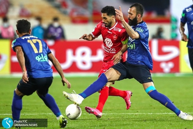 آخرین اخبار استقلال و پرسپولیس| اطلاعیه باشگاه سرخ پوشان درباره بسته شدن پنجره نقل و انتقالات/ آغاز فرایند واگذاری سرخابی ها از بهمن ماه
