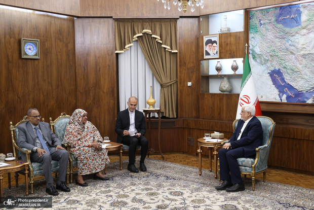 عارف: غرب و رژیم صهیونیستی برای ایجاد تفرقه در بین مسلمانان فتنه‌انگیزی می‌کنند اما موفق نمی‌شوند/ ایران با وجود آنکه در چهار دهه گذشته با ‌تحریم‌های ظالمانه روبه رو بوده؛ اما با توکل به خداوند، توانسته‌ایم مسیر پیشرفت و توسعه را پیش بگیریم