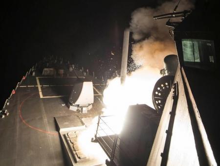 حمله موشکی آمریکا به یک پایگاه هوایی سوریه