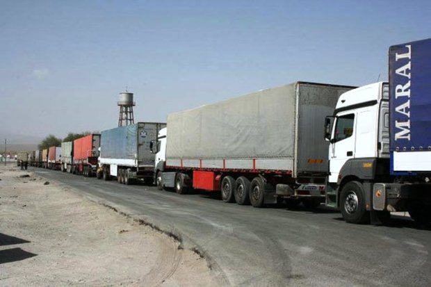 تردد کامیون در محورهای منتهی به مهران از 30 مهرماه ممنوع است