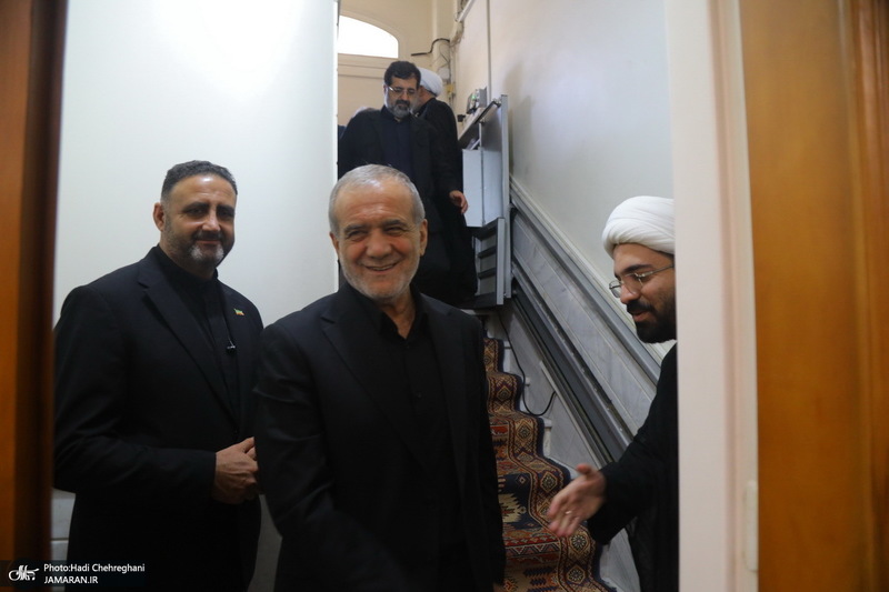 سفر رئیس جمهوری به قم و دیدار با مراجع و علما -1