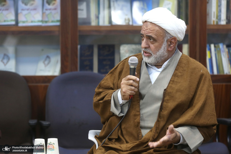 مراسم تقدیر از دست اندرکاران همایش نکوداشت وکلای حضرت امام خمینی (س)