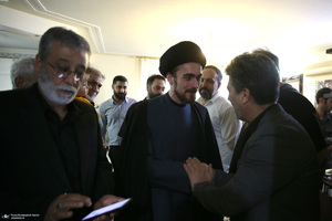 حضور آیت الله سید حسن خمینی در منزل شهید سرلشگر سید عبدالرحیم موسوی