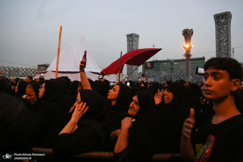مراسم خیمه سوزان در میدان امام حسین (ع)