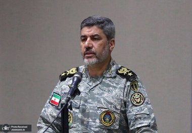 سخنگوی ارتش: دشمن حماقت کند «بلادرنگ» پاسخ می‌دهیم/طرح‌های لازم برای دفاع تدوین شده/پایگاه‌های آمریکایی در تیررس ما است/ سامانه‌های پدافندی که آسیب دیده‌اند آماده به کار و یا جایگزین شدند/ناوهای هواپیمابر آمریکا در مقابل موشک‌های هایپرسونیک ما آسیب‌پذیرند