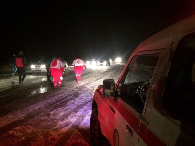 279 گرفتار در برف جاده های استان سمنان امدادرسانی شدند