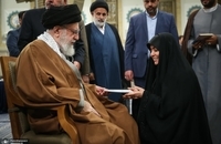 شاعران با رهبر انقلاب دیدار کردند (4)