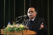 استاد کزازی: ایران سرزمین جاودان است