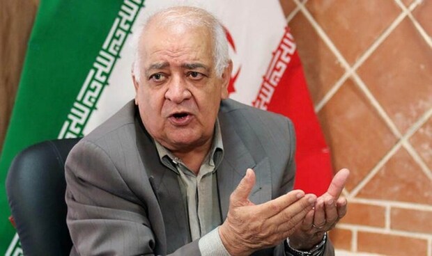 قرایی‌مقدم، جامعه شناس: هوای آلوده اعصاب و روان جامعه را به هم می زند
/ معضل آلودگی‌ هوا «نقض صریح حقوق شهروندی و قانون اساسی» است/ بی توجهی به رفع آلودگی هوا «اعتماد بین حاکمیت و مردم» را تضعیف خواهد کرد
