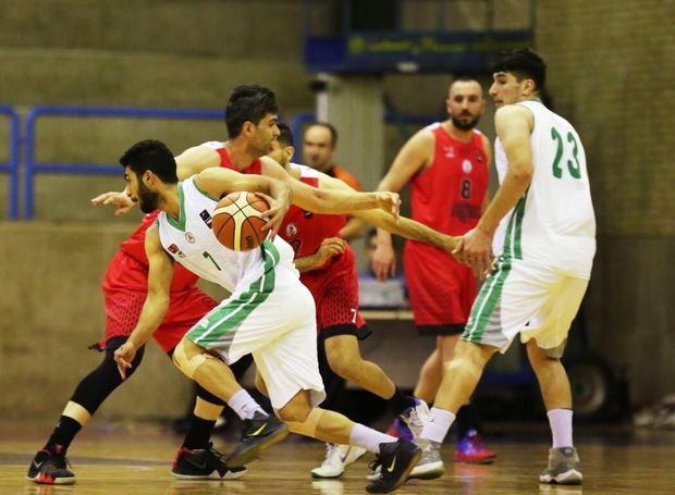تیم بسکتبال ذوب‌آهن اصفهان از توفارقان آذرشهر شکست خورد