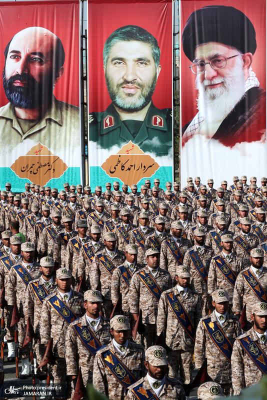 مراسم رژه نیروهای مسلح در جوار حرم مطهر امام خمینی(س)