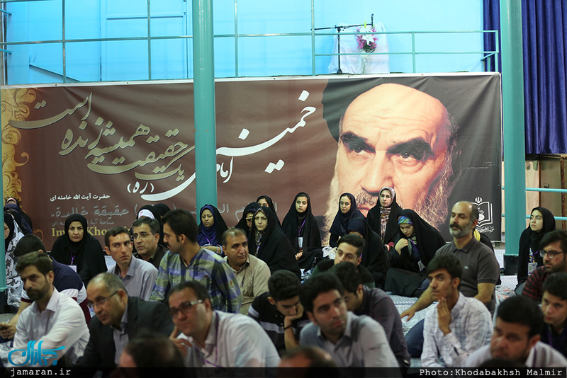 دیدار برگزیدگان هجدهمین کنگره پرسش مهر ریاست جمهوری با یادگار امام