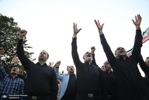 مراسم اهتزاز بزرگترين پرچم عزاداری در تهران