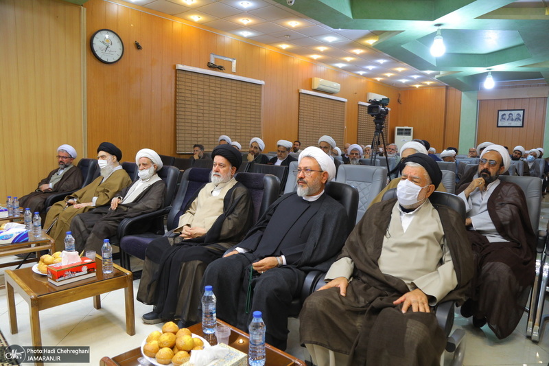 نشست تبیین مکتب امام خمینی با عنوان «جایگاه زن در مکتب فقهی امام(س)»