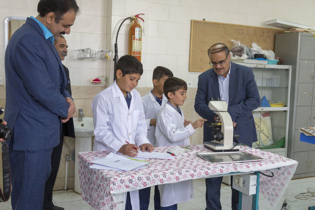 مسابقات آزمایشگاهی دانش آموزان کشور در قزوین آغاز شد