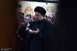 عزاداری ظهر عاشورا در حرم مطهر امام خمینی (س)