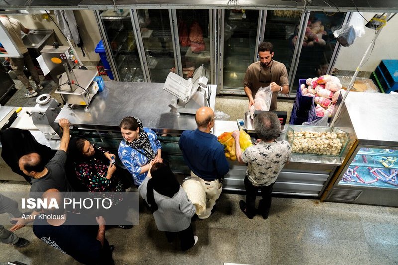 جریان عادی زندگی در شهر تهران...