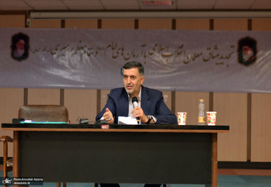 نقد عبدالله گنجی بر بیانیه‌ جامعه مدرسین حوزه علمیه قم: خوب است قبل از استفاده از ابزار‌های قهری بتوانند اقناع کنند/ در حوزه حکومت با فتوا نمی‌شود مسئله را جمع کرد/ حضرت امام (ره) این مهم را گوشزد کرده‌اند که فقه محصور در کتب عربی و بین فقها نمی‌ماند
