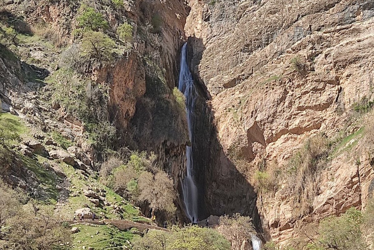 آبشار نوژیان؛ پنهان شده پشت جاده های پیچ در پیچ