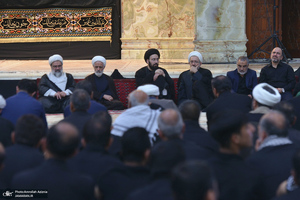 مراسم عزاداری شام غریبان در حرم امام خمینی (س)