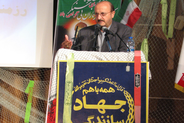 استاندار قزوین: شهدا سرمایه های گران سنگ انقلاب هستند