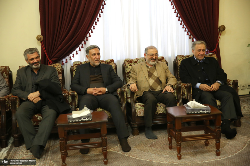 دیداررئیس و جمعی از کارکنان بنیاد مستضعفان با سید حسن خمینی