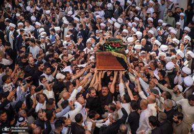 گزارش تصویری/ حضور هزاران نفر در مراسم تشییع پیکر همسر آیت الله العظمی سیستانی در نجف اشرف