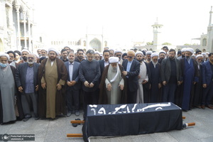 مراسم تشییع پیکر همسر آیت الله العظمی محفوظی‎
