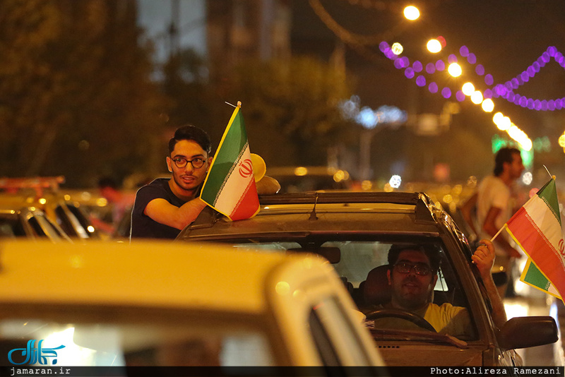 شادی مردم تهران پس از آخرین بازی ایران در جام جهانی