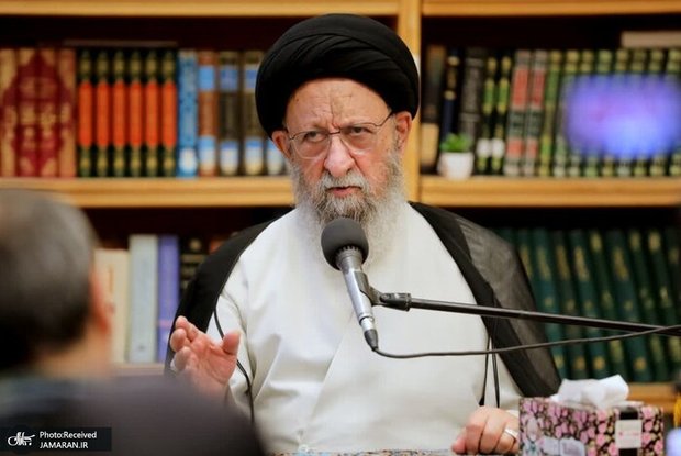 آیت‌الله نورمفیدی: برخی افراد مسائل کشور را با عینک تنگ‌نظری می‌بینند/ دشمن به شدت روی ایجاد اختلاف و دوقطبی‌سازی در جامعه سرمایه‌گذاری کرده است/ در جنگ نرم، دشمن به دنبال آن است که ذهنیت مردم را تخریب کرده، مشکلات موجود را چند برابر جلوه دهد