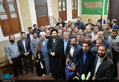 دیدار امام جمعه، مسئولین و جمعی از مردم شریف آباد استان تهران با سیدعلی خمینی