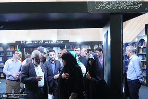 غرفه موسسه تنظیم و نشر آثار امام خمینی (ره) در سی و ششمین نمایشگاه کتاب تهران-6