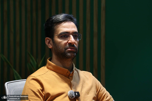 هشدار آذری جهرمی: مبادا خیابان‌ها خالی شود