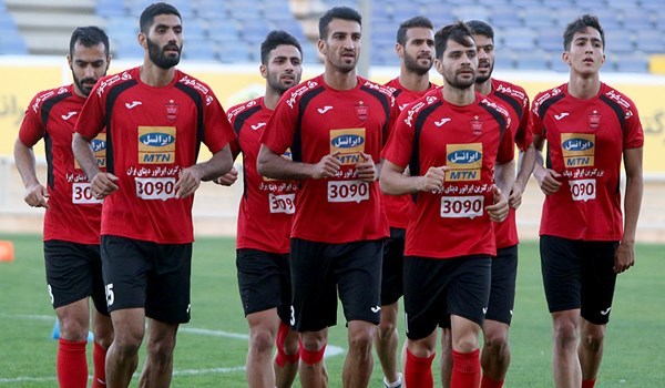 بازیکن پرسپولیس با خودروی پیکانش در تمرین حاضر شد