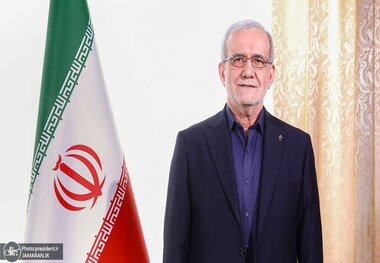 دیدار عیدانه مدیران و کارگزاران کشوری و لشکری با رئیس جمهور/ پزشکیان: دولت برنامه‌های ویژه‌ای برای رفع مشکلات معیشتی مردم دارد/ اگر با روال گذشته عمل کنیم، اتفاق جدیدی نخواهد افتاد/ برخی همه چیز را در کشور سیاسی کرده‌اند/ سال خوب ساختنی است