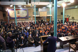 دیدار وزیر و جمعی از کارکنان وزارت راه و شهرسازی با سید حسن خمینی