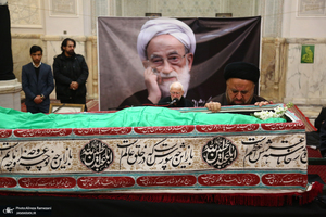 مراسم وداع با پیکر آیت الله محمد امامی کاشانی