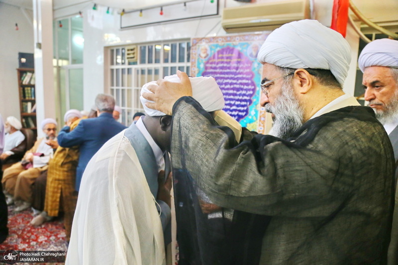 مراسم جشن عید غدیر و عمامه‌گذاری طلاب در بیت مراجع  تقلید و علما