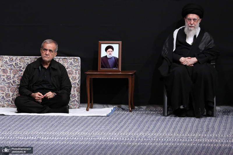 اولین شب مراسم عزاداری حضرت اباعبدالله الحسین (ع) در حسینیه امام خمینی