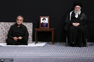 اولین شب مراسم عزاداری حضرت اباعبدالله الحسین (ع) در حسینیه امام خمینی