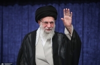 تصاویری از رهبر انقلاب در مراسم امروز حسینیه امام خمینی (6)