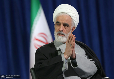 انصاری، معاون حقوقی رئیس‌جمهور: با مقررات فعلی می‌توان برای خانم‌ها گواهینامه موتورسیکلت صادر کرد/ امیدوارم‌ روح کلی حاکم بر لایحه منع خشونت علیه زنان حفظ شده باشد