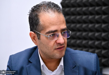 موحدیان، تحلیلگر مسائل قفقاز:  سفر پزشکیان به ارمنستان موفقیت‌آمیز بود/ نمی‌توانیم با پروژه زنگزور ساده‌انگارانه برخورد کنیم و حرف پاشینیان را تضمین بدانیم/ تا زمانی که مسیرهای داخلی ما بهبود نیابد، سایر کشورها ما را دور می‌زنند