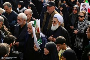 مراسم تشییع پیکرهای مطهر 84 شهید قهرمان ناوشکن دنا -2