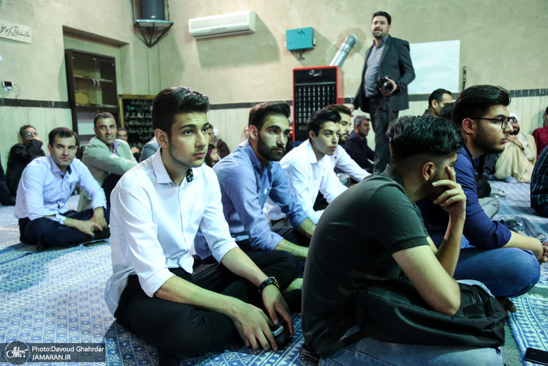 محفل انس با قرآن دانشگاهی در حسینیه جماران